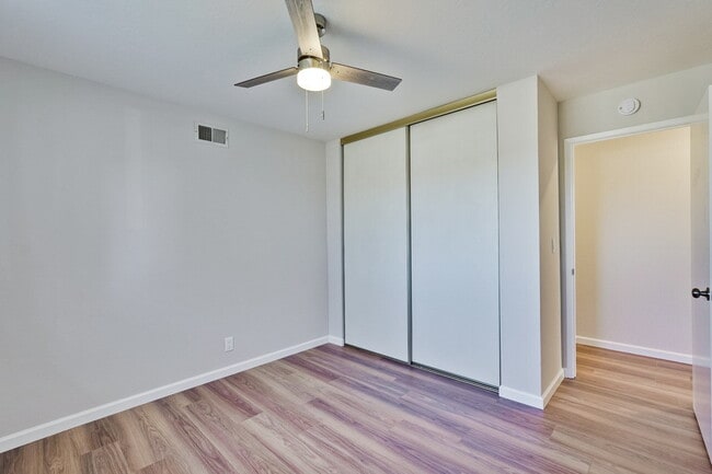 Building Photo - Newly Remodeled 3BR, 2BA, 1,117sf Duplex w...