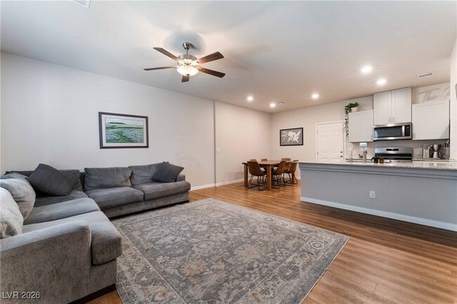 Building Photo - 7451 Sunray Point St