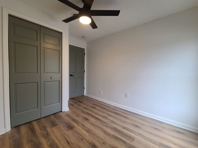 Building Photo - 556 Broadway St