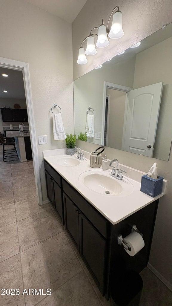 Building Photo - 30998 W Earll Dr