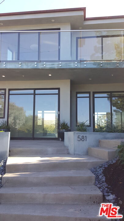 Building Photo - 581 Agate St