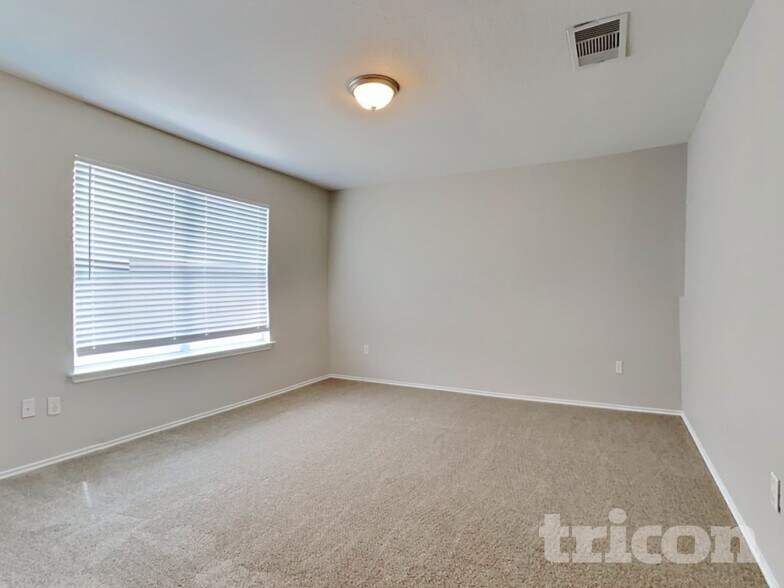 Building Photo - 10710 Terrace Crest