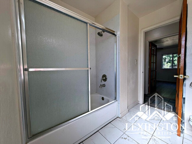 Building Photo - Charming 4-Bedroom Home in Arden-Arcade with Spacious Yard & Convenient Location