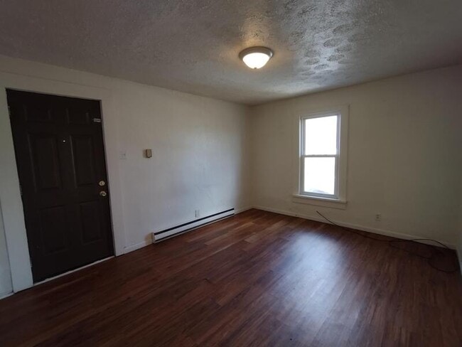 Building Photo - 425 Ray Ave NW