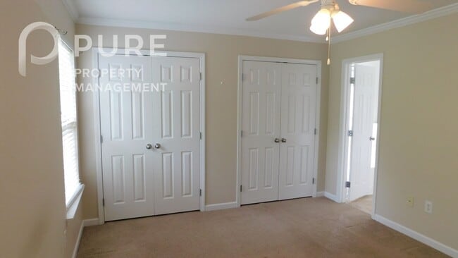 Building Photo - 206 Park Village Cir