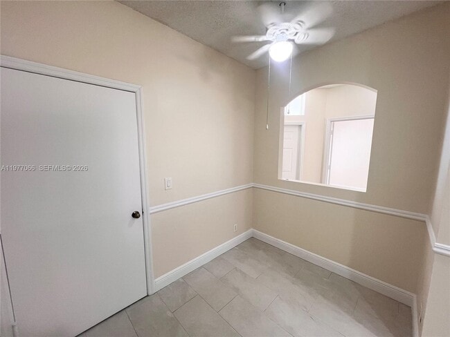 Building Photo - 4259 SW 10th Ct