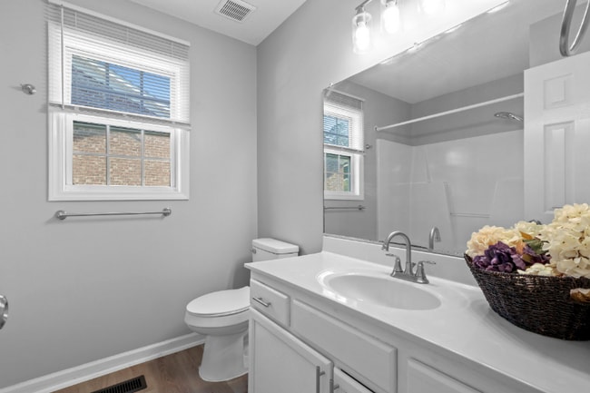 Building Photo - 515 Warbler Ct