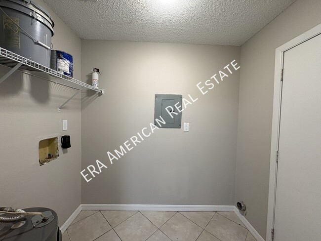 Building Photo - 3354 La Leyenda Ct