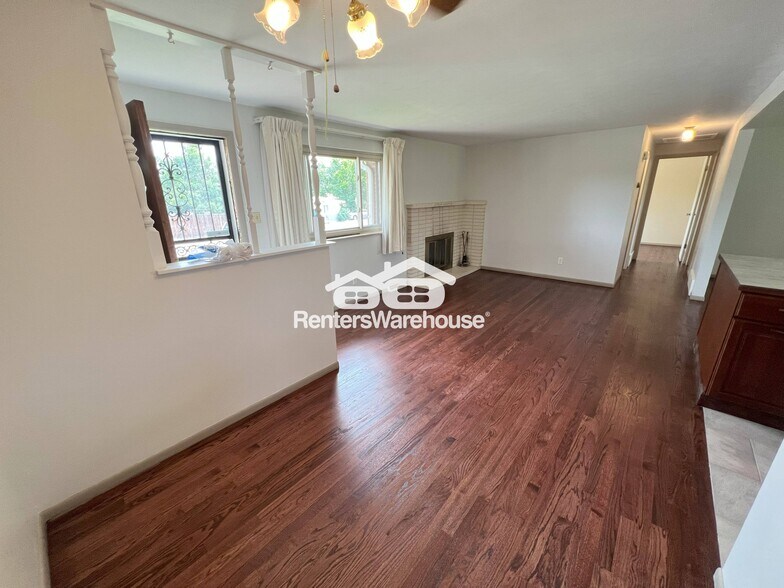 Building Photo - 7759 Elmwood Ln