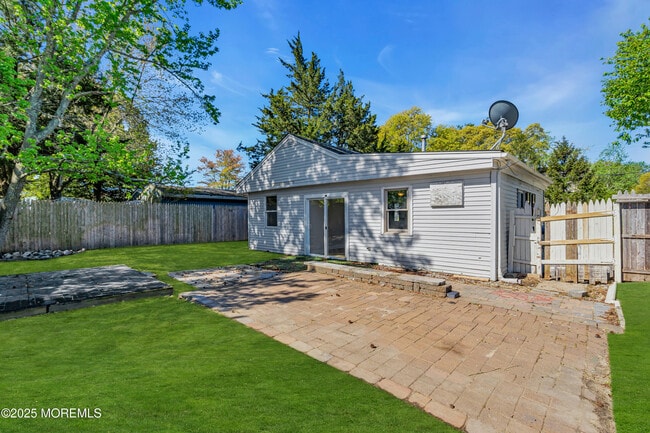 Building Photo - 218 Falcon Dr