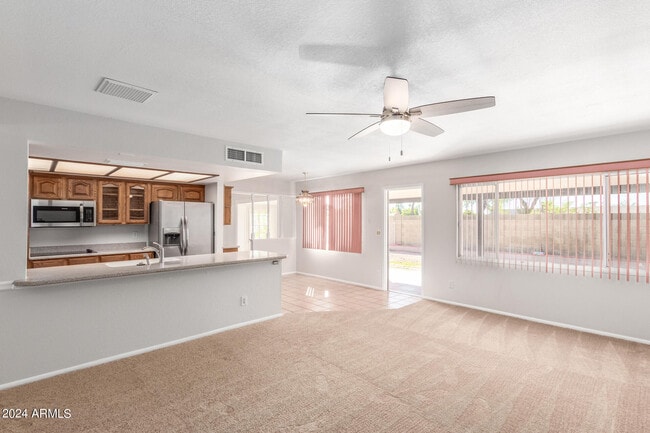 Building Photo - 1835 E Yale Dr