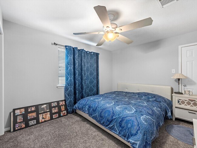 Building Photo - 2507 Stonebury Ln
