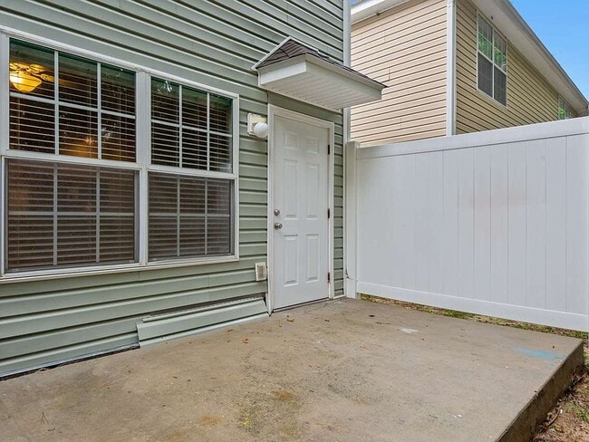 Building Photo - 1537 Crescent Hills Dr