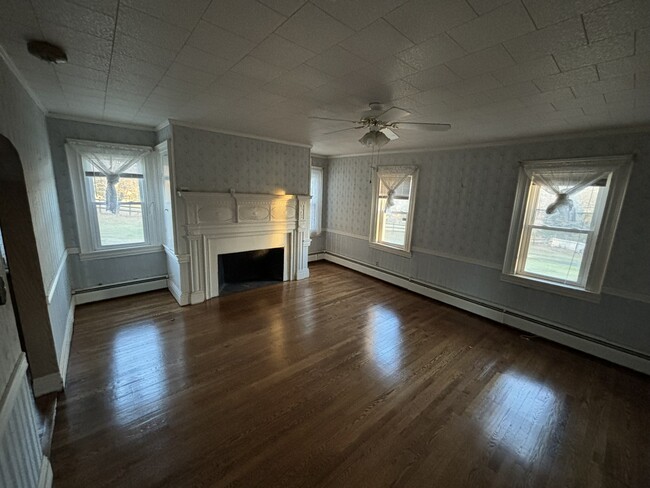 living room - 1059 Butlers Park Rd