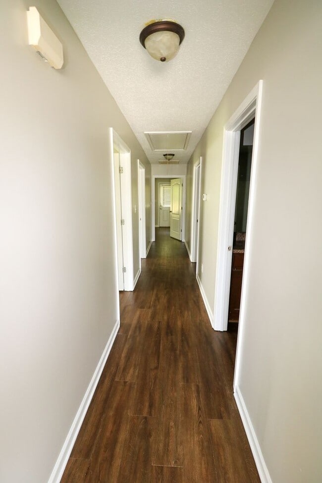 Building Photo - THIS IS A TRIPLEX GROUND FLOOR UNIT IN LINCOLN