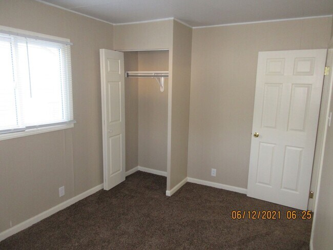 Building Photo - 2731 Stanford Ave