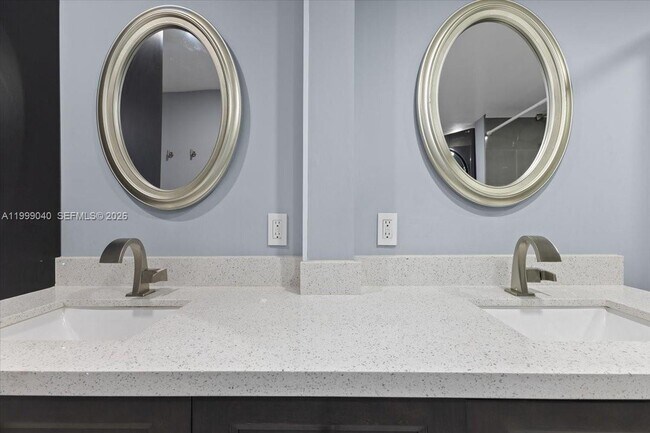 Building Photo - 6001 N Falls Cir Dr