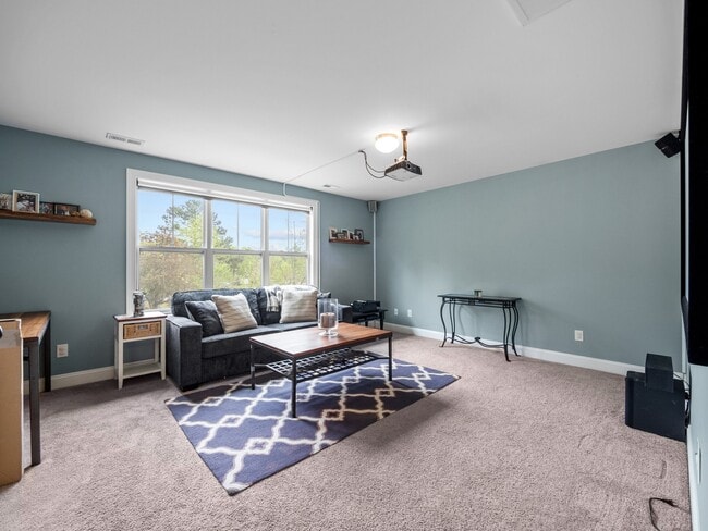 Building Photo - 154 Cornel Ln