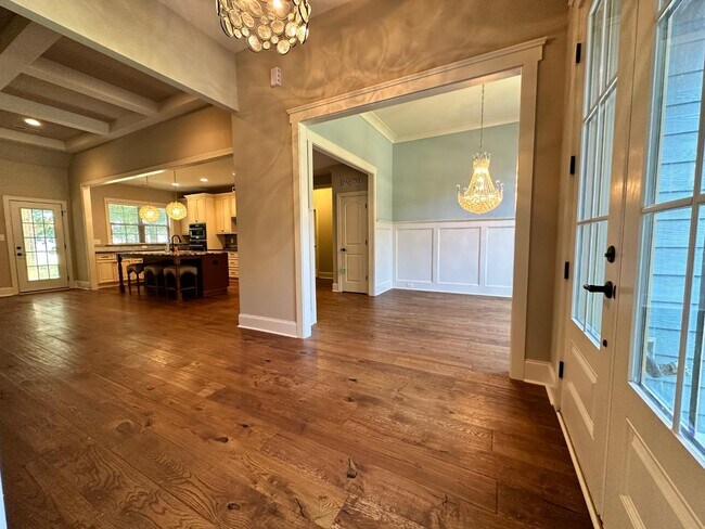 Building Photo - 8643 Amandine Way