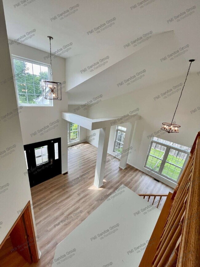 Building Photo - 1523 Schumacher Dr
