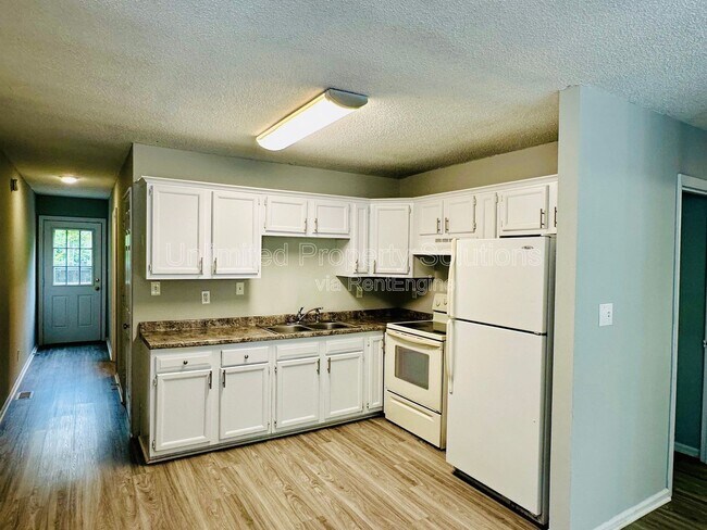 Building Photo - 1404 Church St