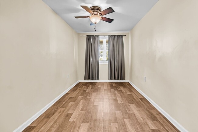 Building Photo - Tranquil Country Living on 2+ Acres — Spac...