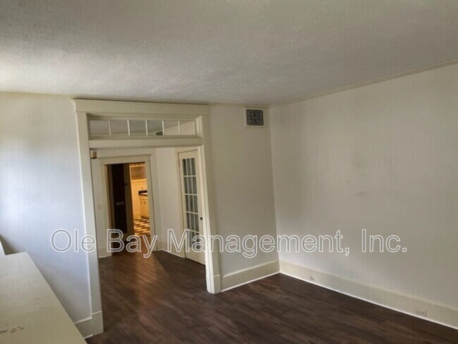 Building Photo - 7 S Monterey St