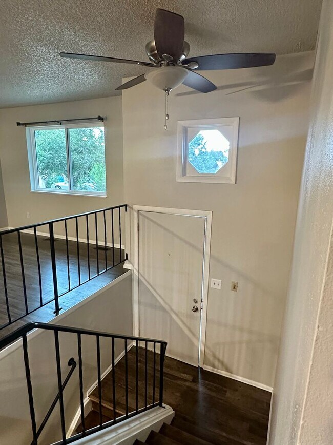 Building Photo - Updated Split-Level Gem | 5BD, 3BA | Large...