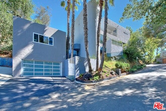 Building Photo - 7943 Willow Glen Rd