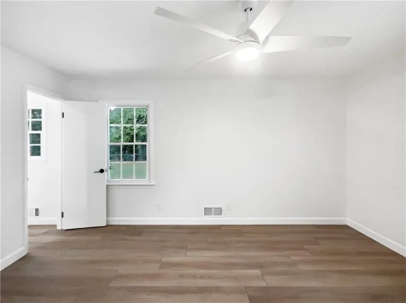 Building Photo - 2685 Rainbow Ridge Rd