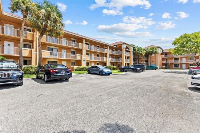 Building Photo - 6900 SW 39th St