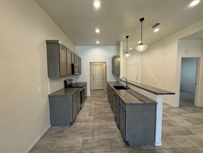Building Photo - 2bed/2bath Available Now- LBK Cooper ISD