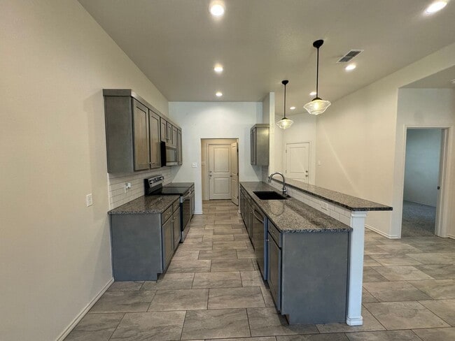 Building Photo - Available Now- Half Off First Months Rent!