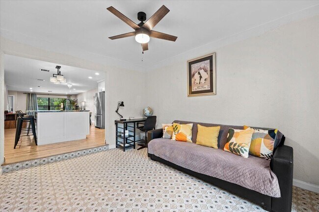 Building Photo - 1602 Montauk Dr