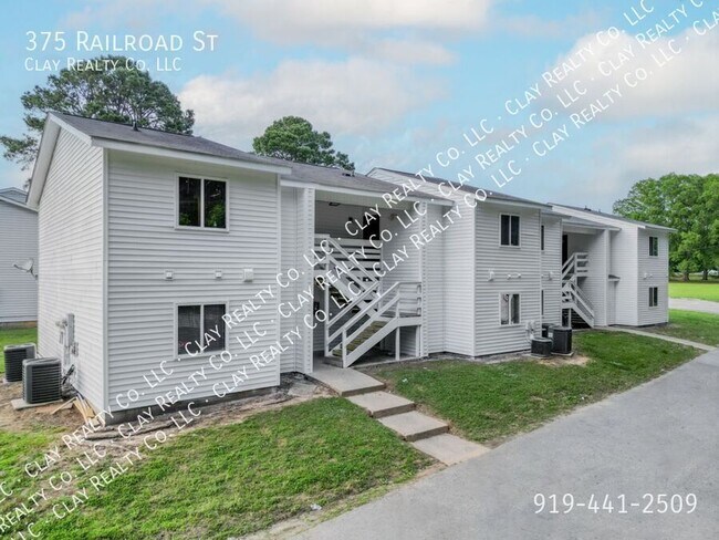 Building Photo - 375 Railroad St