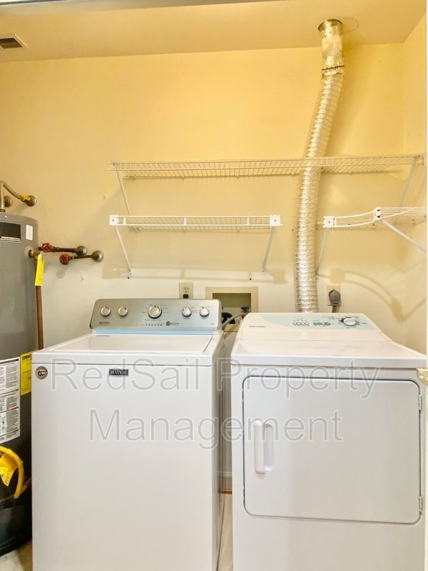 Building Photo - 6 Pine Lake Ct