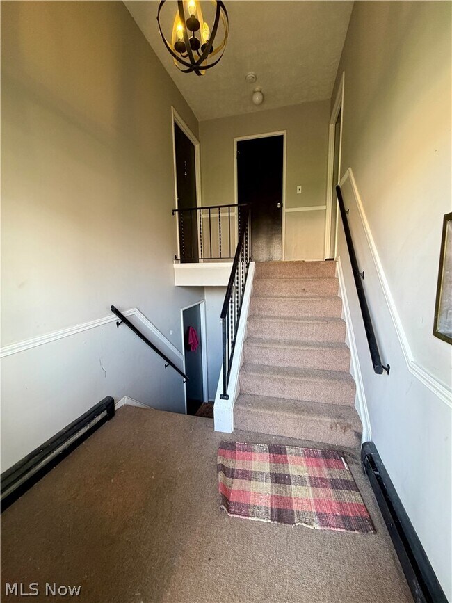 Building Photo - 841 Moyer Ave