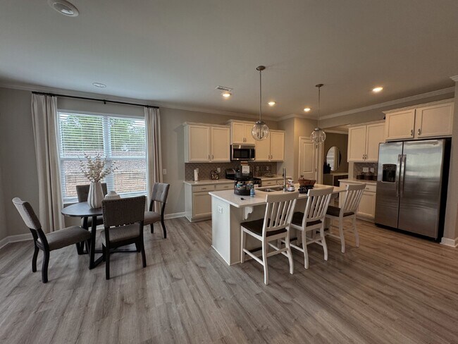 Building Photo - FURNISHED: Previous Model Home, For Rent 3 bedrooms/2.5 baths/2nd Floor Family Room w/kitchenette...