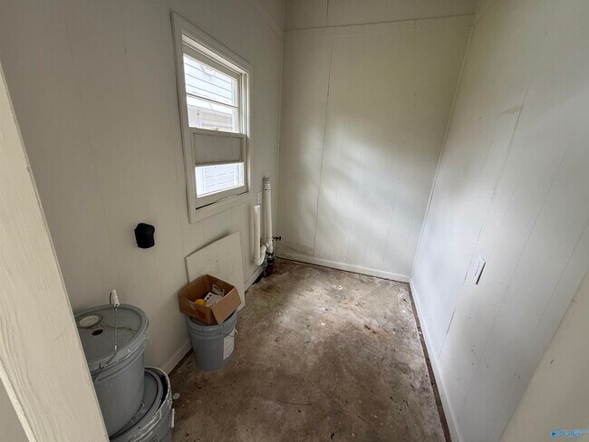 Building Photo - 804 Williams St