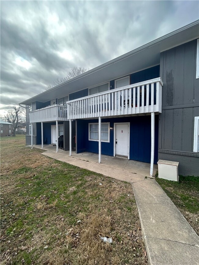 Building Photo - 1605 Juniper Cir