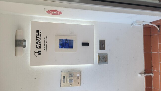 Building Photo - 4751 NW 21st St