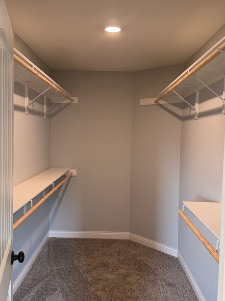 Building Photo - 5709 Ascot Way