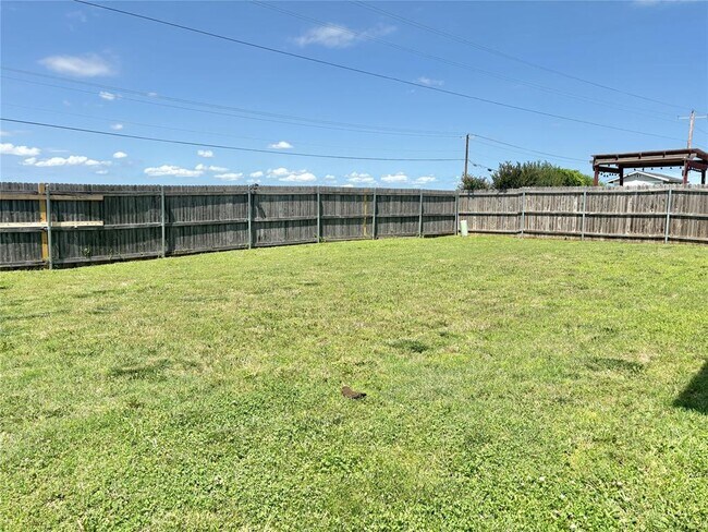 Building Photo - 709 SW 149th Pl