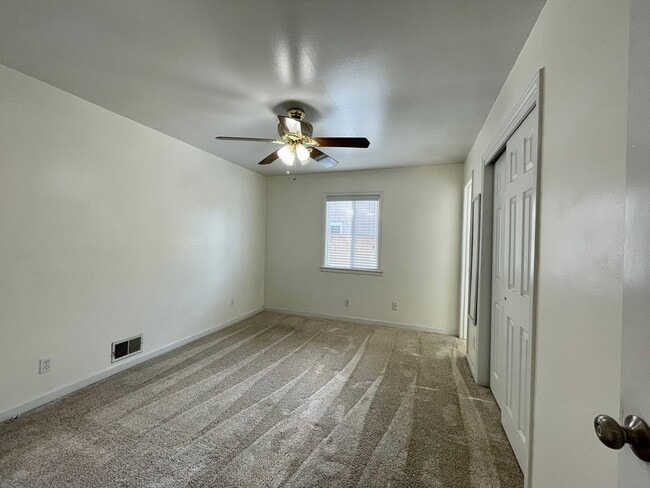 Building Photo - $0 DEPOSIT OPTION!  CHARMING 3BED/2BATH HARVEY PARK RANCH STYLE HOME!