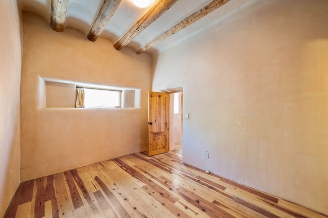 Building Photo - Santa Fe Charm in the Historic Guadalupe D...