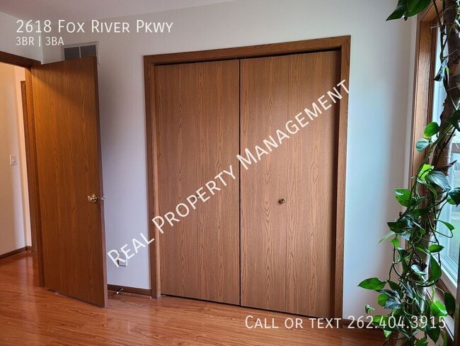 Building Photo - 2618 Fox River Pkwy