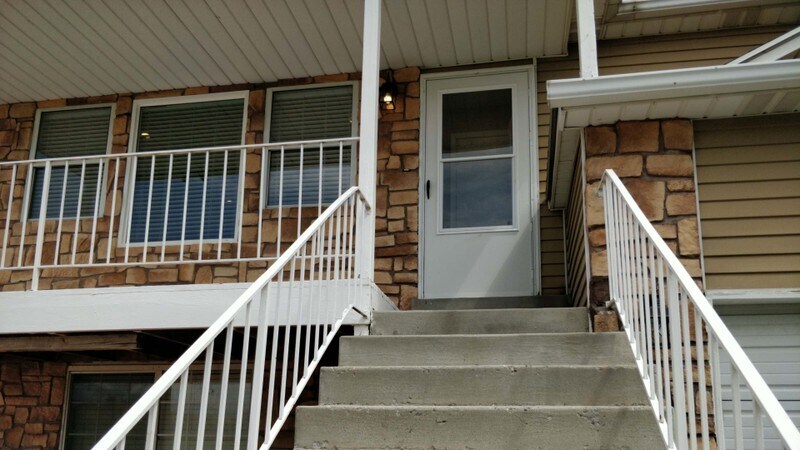 Building Photo - 940 W Red Oaks Dr