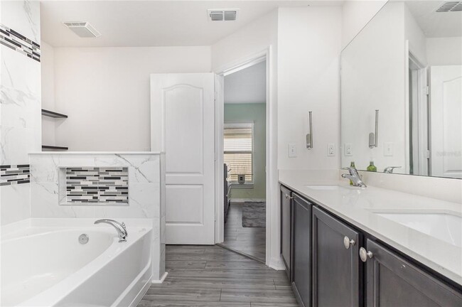 Building Photo - 1760 Canaan Lp