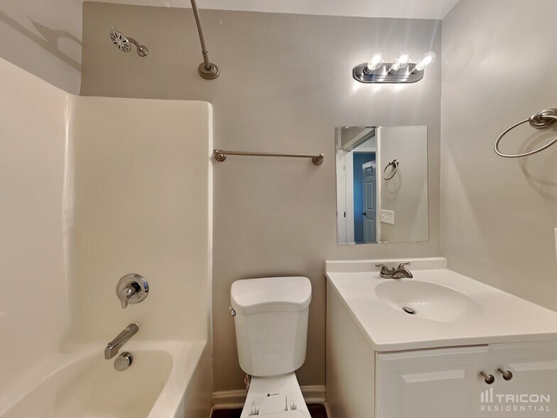 Building Photo - 8130 Chimore Ln