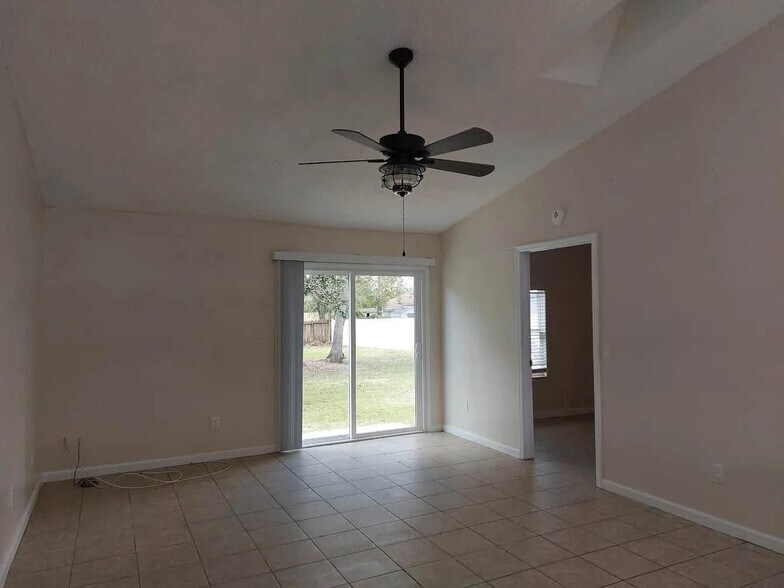 Building Photo - 1562 Bonview Ave